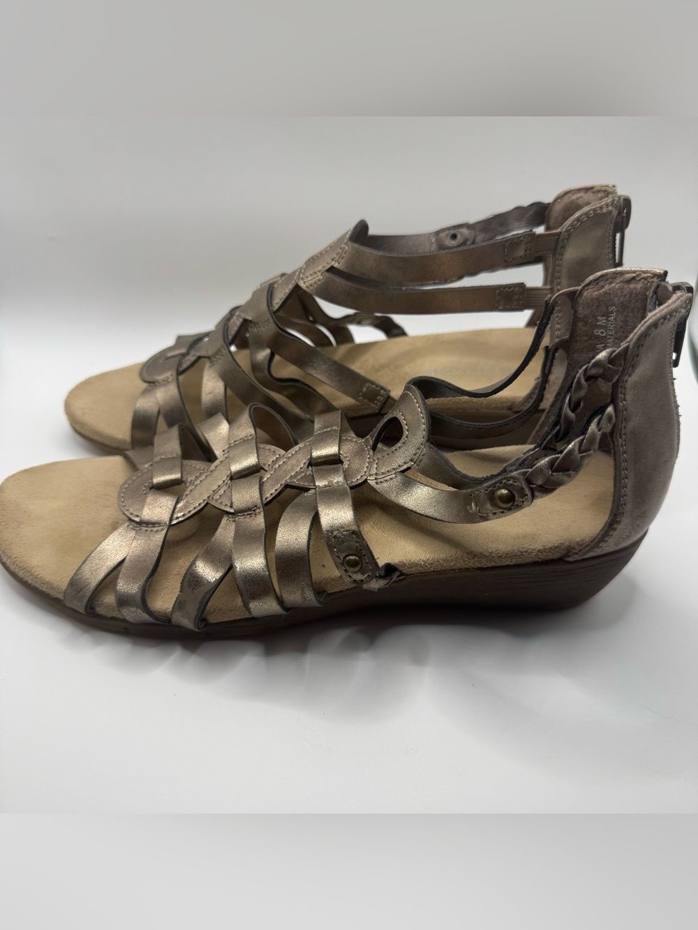 Relativity Women's 8M Re-Delfina Sandals Gladiator Strappy Zipper Neutral Glam